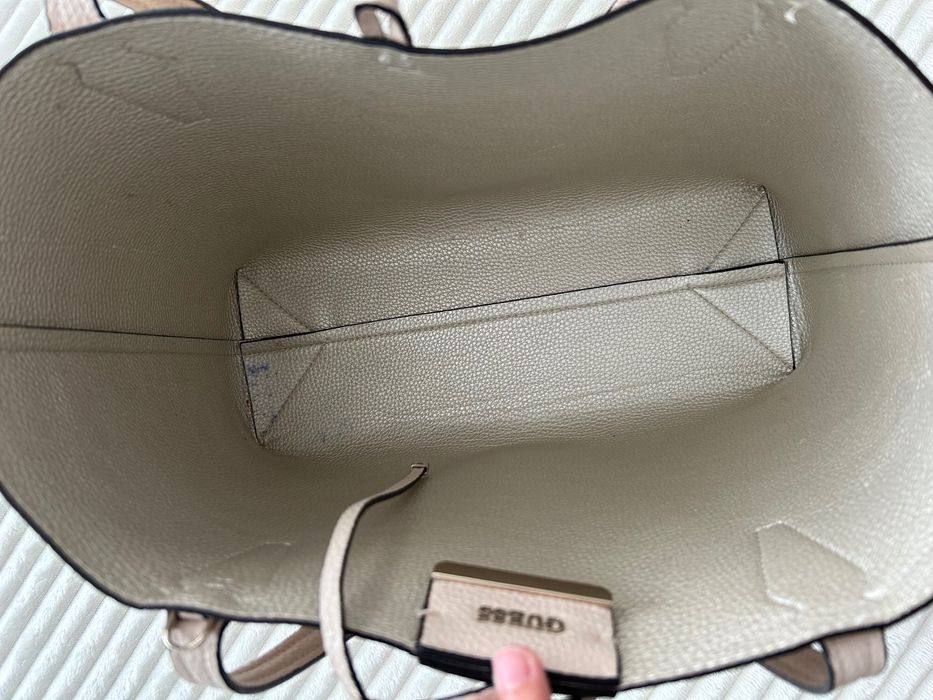 Оригинална голяма чанта Guess
