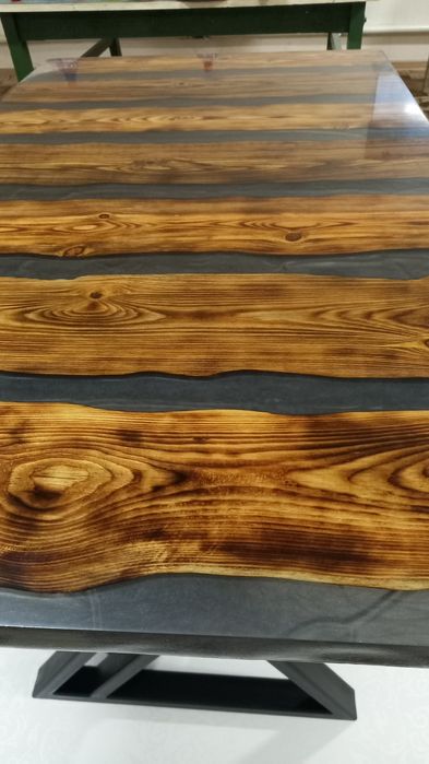 Стол из слэбов и эпоксидной смолы