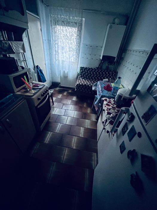 Vând apartament 3 camere p