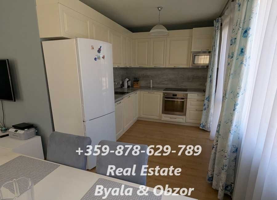 Продава се Четиристаен апартамент в Бяла - 140 кв.м за 822 €/кв.м - Снимка #2