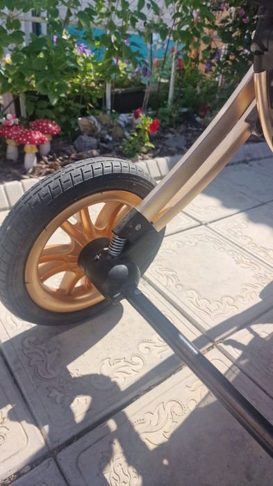Продам коляску 3 в 1