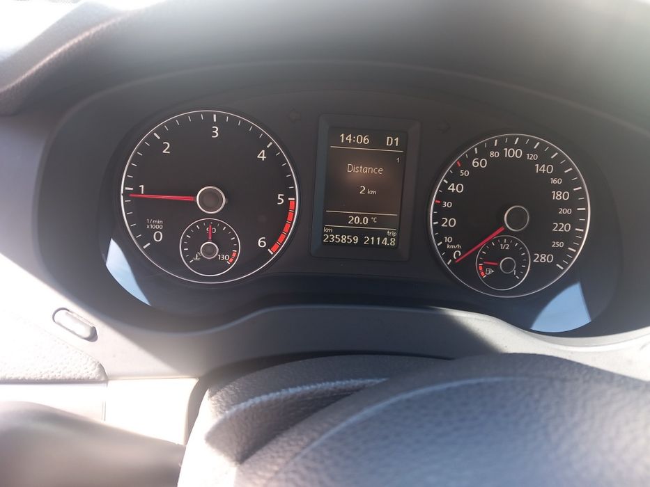 VOLKSWAGEN Jetta 2012 — imagine 3