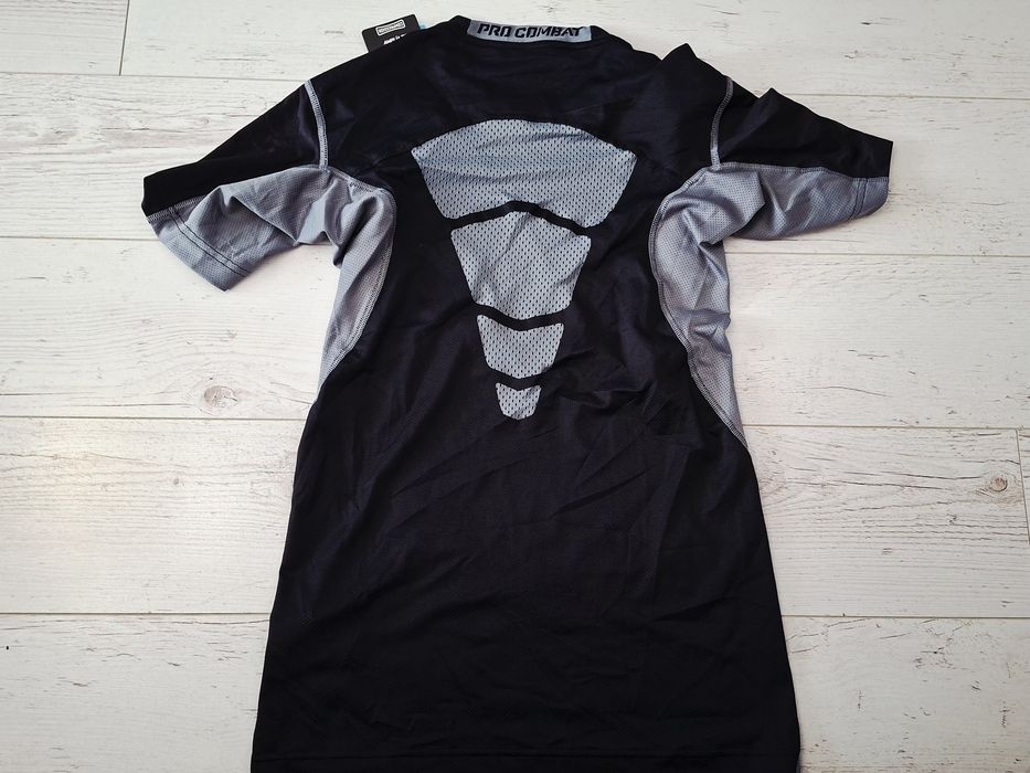 Nike Pro Combat-Ориг.тениска Нова!!!