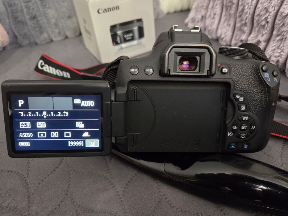CANON 750D plus accesorii