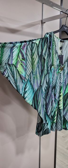 Женский костюм с юбкой