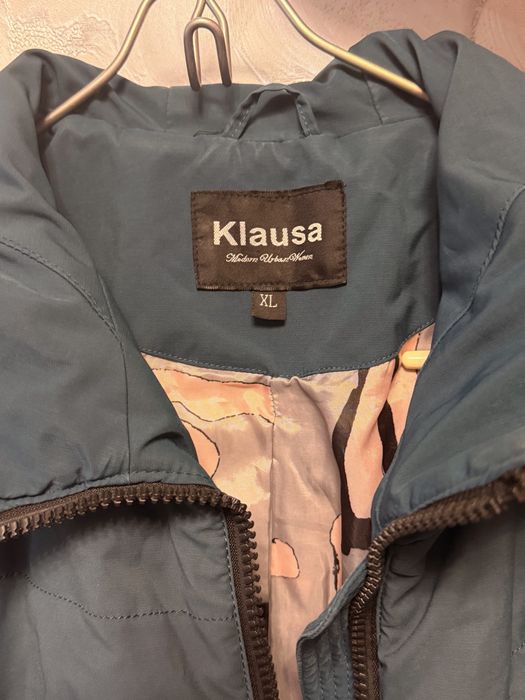 Продам пальто, банер и костюм