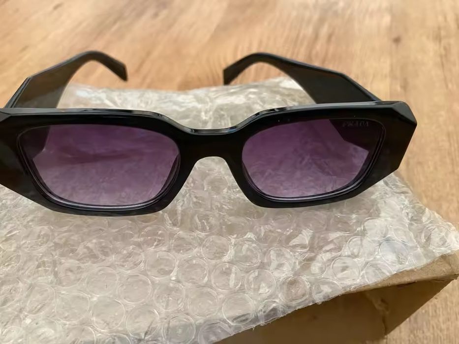 Ochelari de soare Prada