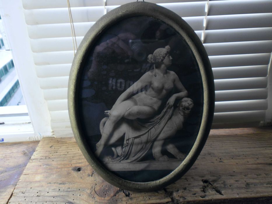 Продавам стара снимка в рамка стъкло за декорация 1900г.