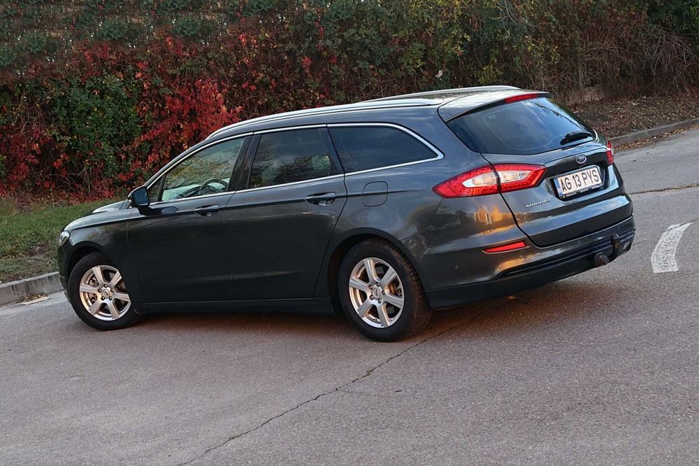 Ford mondeo mk5 an 2015