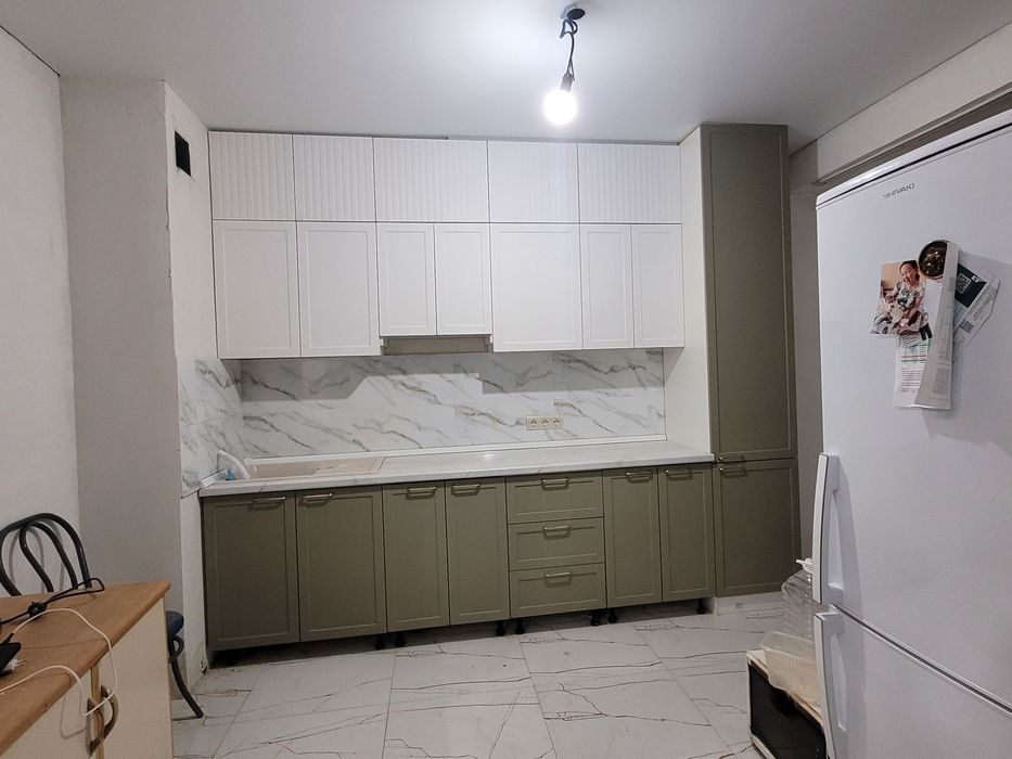 Кухния до потолка