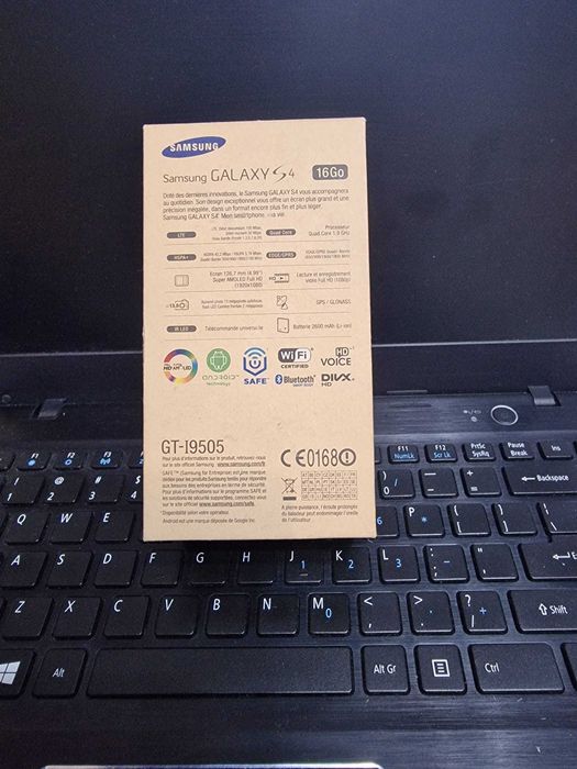 Vând cutie de telefon Samsung Galaxy S4