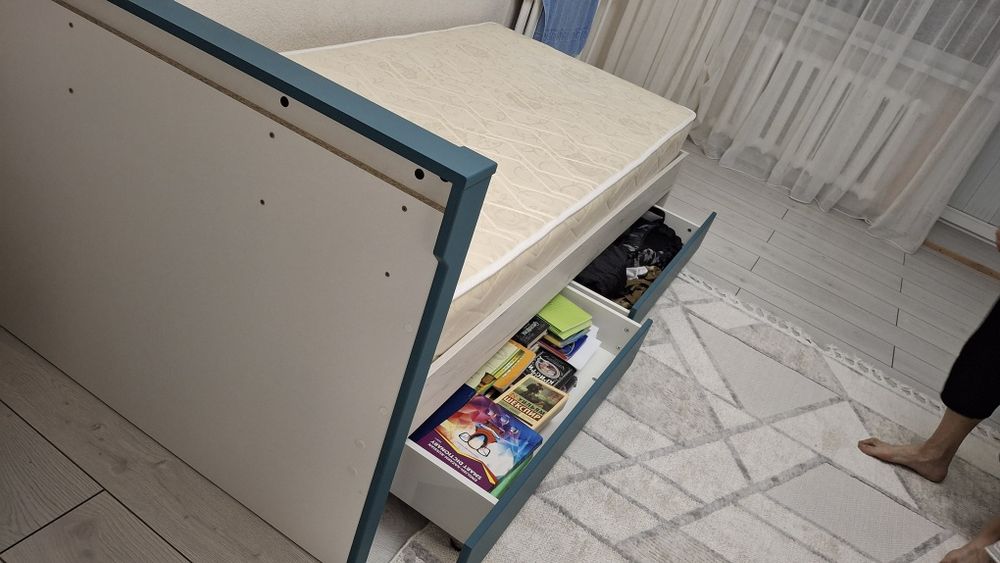 Продам кровать подросковую