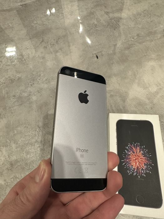 Продам iphone 5se 32г