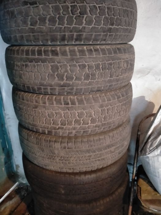 Продам шины б.у размер 17 количество 9 штук