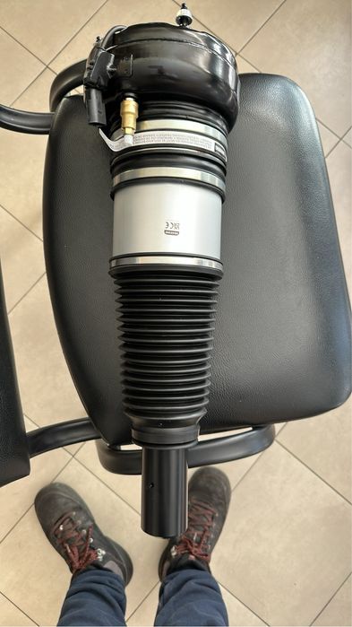 Амортисьор 850 лв възглавници 280 лв зазаден 370   . Audi  A6 C7.  A7