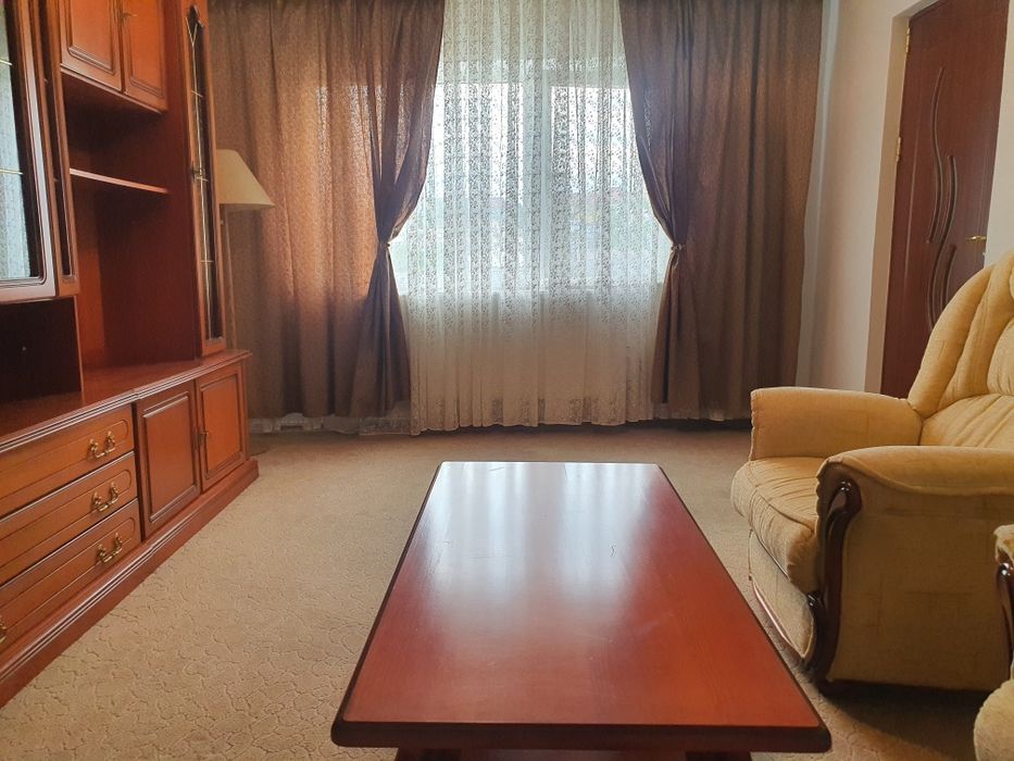 Inchiriez apartament