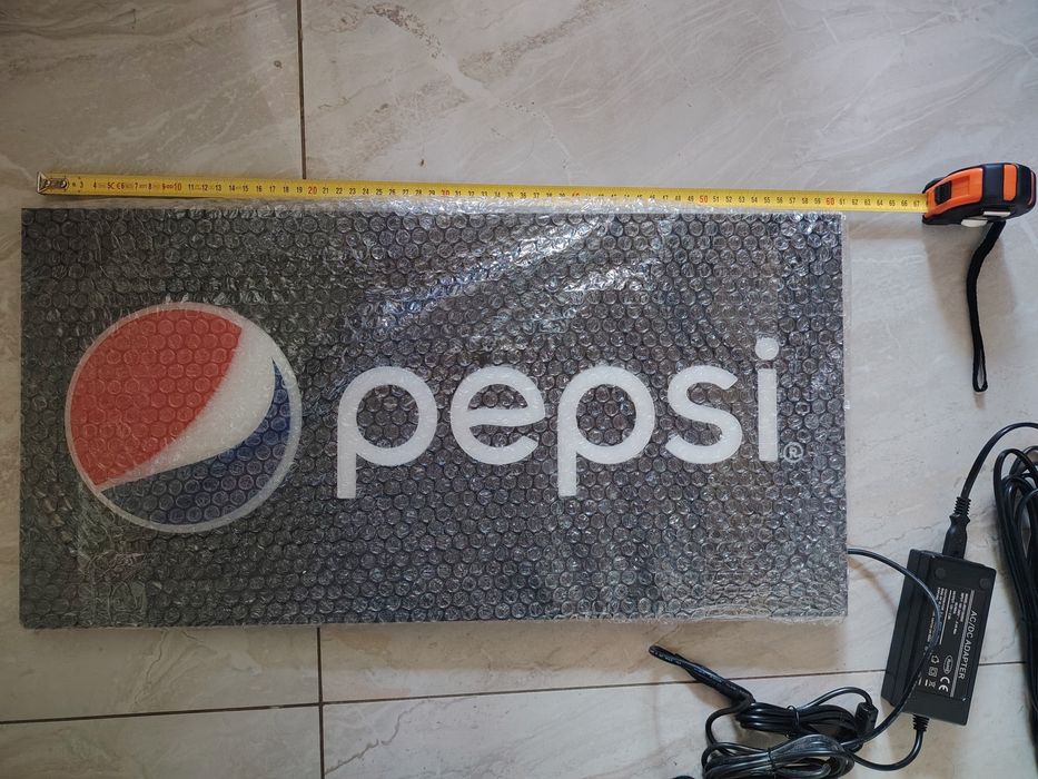 Reclama luminoasa Pepsi