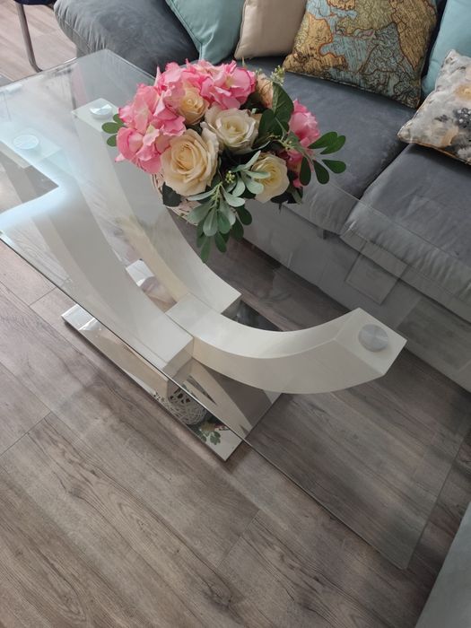 Холна маса бял мдф