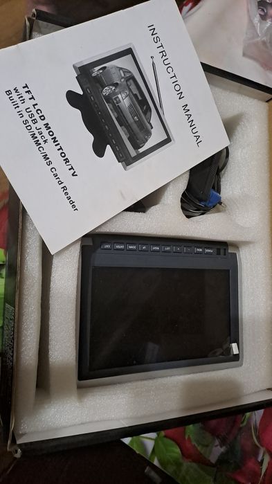 Автомобильный  DVD-плеер