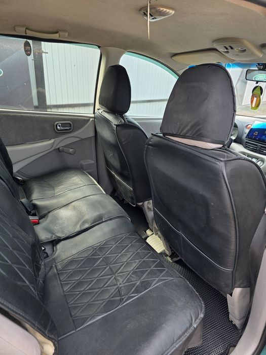 Nissan Almera Tino