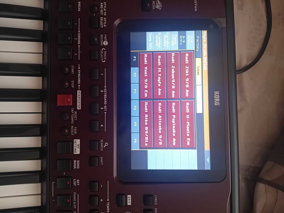 Korg pa 700 sintezator