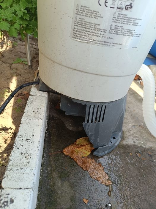 Piscina Intex cu pompa filtru nisip