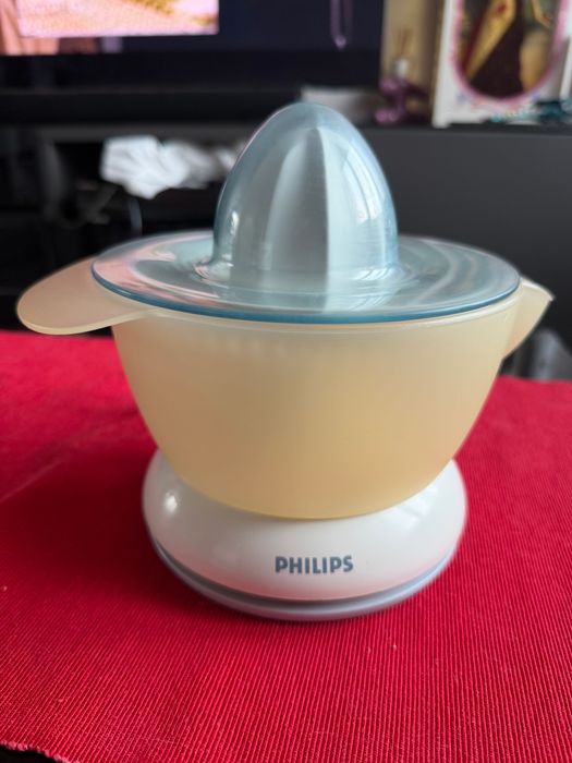 Storcător citrice Philips – rotire dublă, 500 ml, compact și eficient