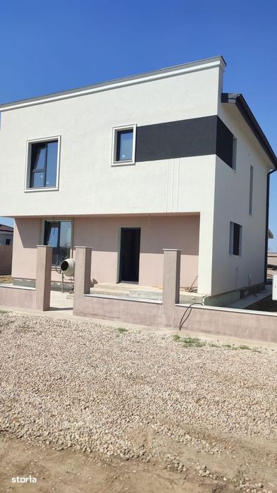 Casă nouă, 4 camere, zonă liniștită