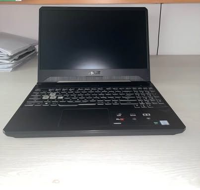 Vand sau schimb laptop gaming - stare excelenta