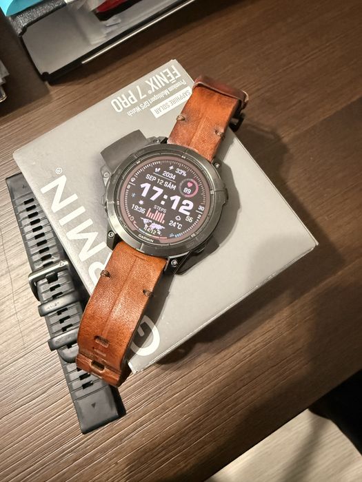 Garmin Fenix 7 Pro Sapphire Solar 47mm + cutie + 2 curele