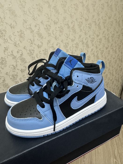 Кроссовки детские