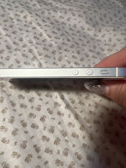 iPhone SE за части …