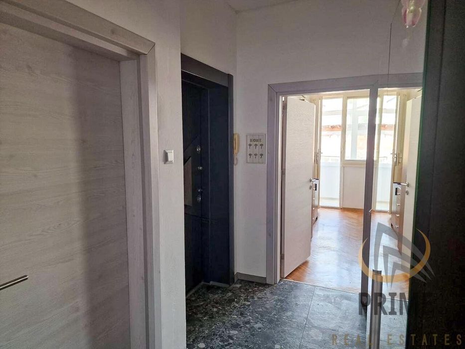 Дава се под наем Тристаен апартамент в Бургас, Център - 74 кв.м за 612 € - Снимка #4