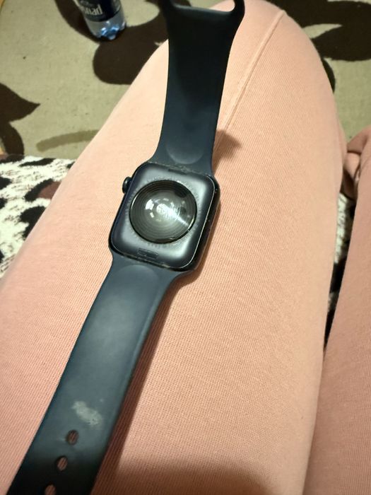 Apple Watch SE 44mm – Midnight + brățară metalică