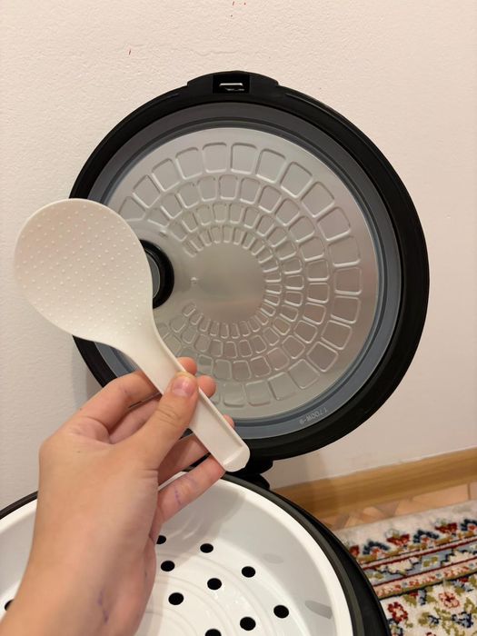 Срочно продам Новую Мультиварку