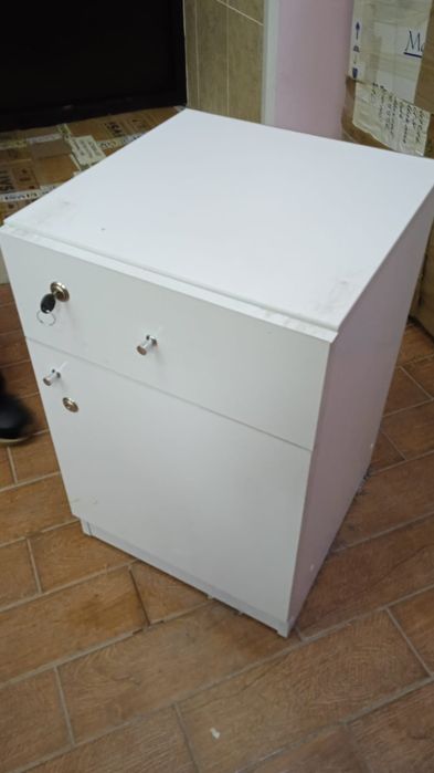 Продается офисная мебель