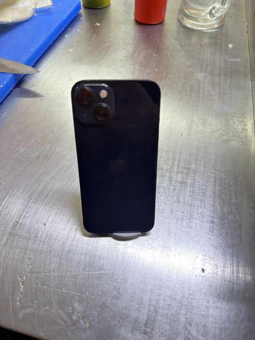 Срочно продаю Iphone 13 в отличное состояние