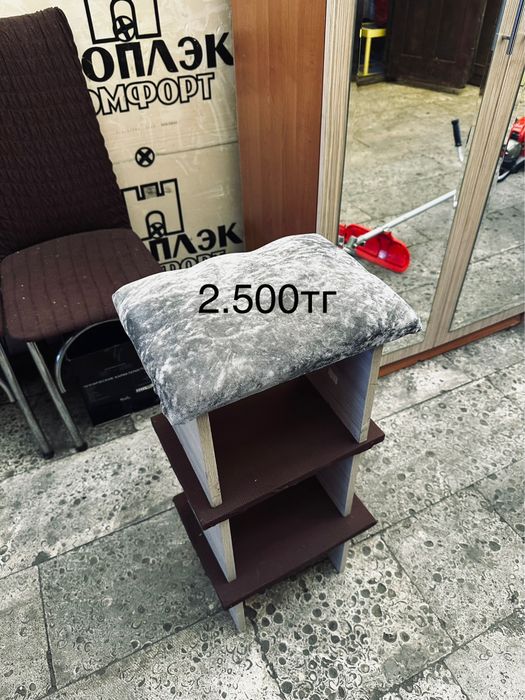 Продам табуретки,комп стол!