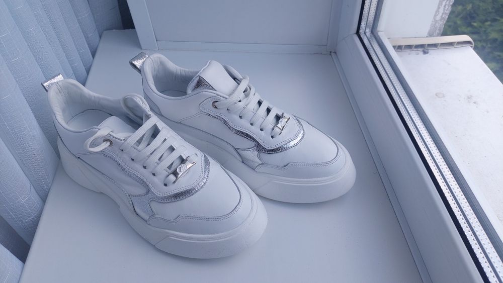 Кожаные кроссовки, 39рр