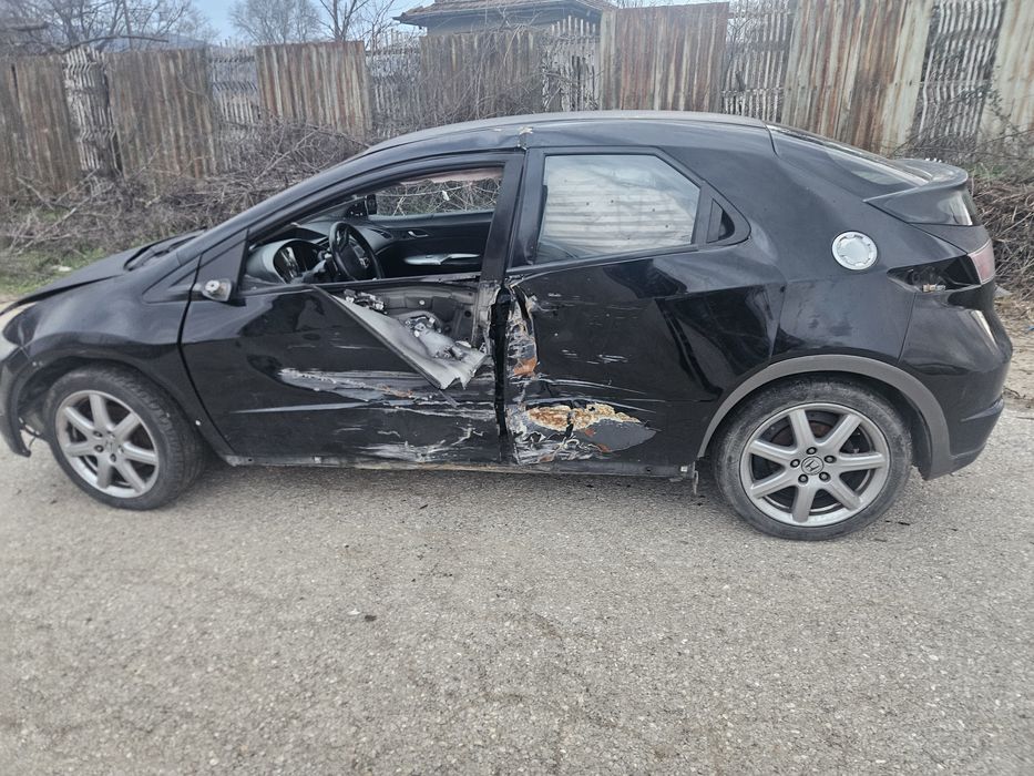 Honda Civic 8 2.2 140 кс