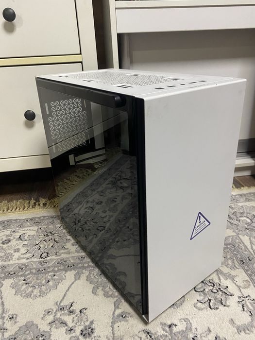 Компьютерный корпус со стеклом