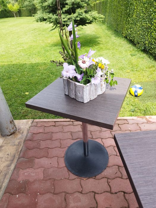 Продавам еднокраки маси