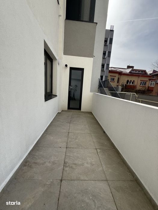Apartament bloc nou, centrala pe gaz, balcon, terasa