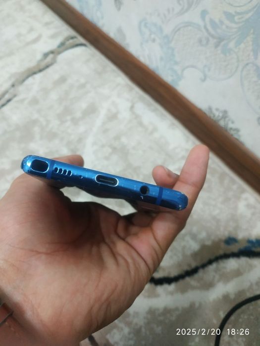 Самсунг ноте 8            10/8