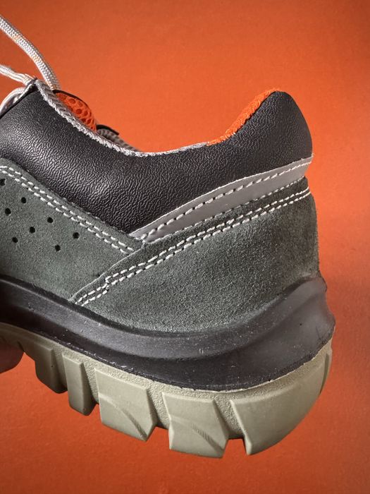 Продам полуботинки