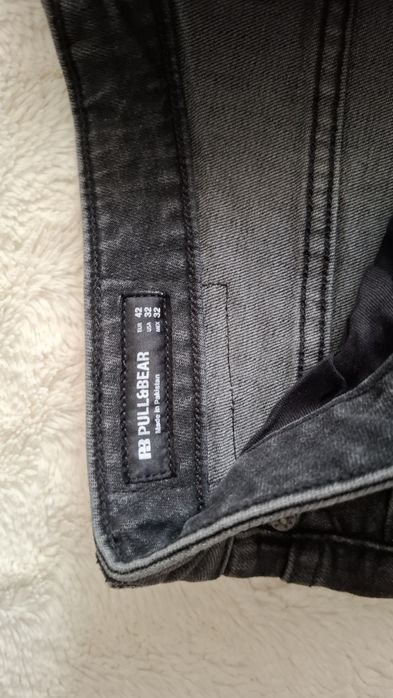 Blugi rupți scurți barbati  Pull&Bear