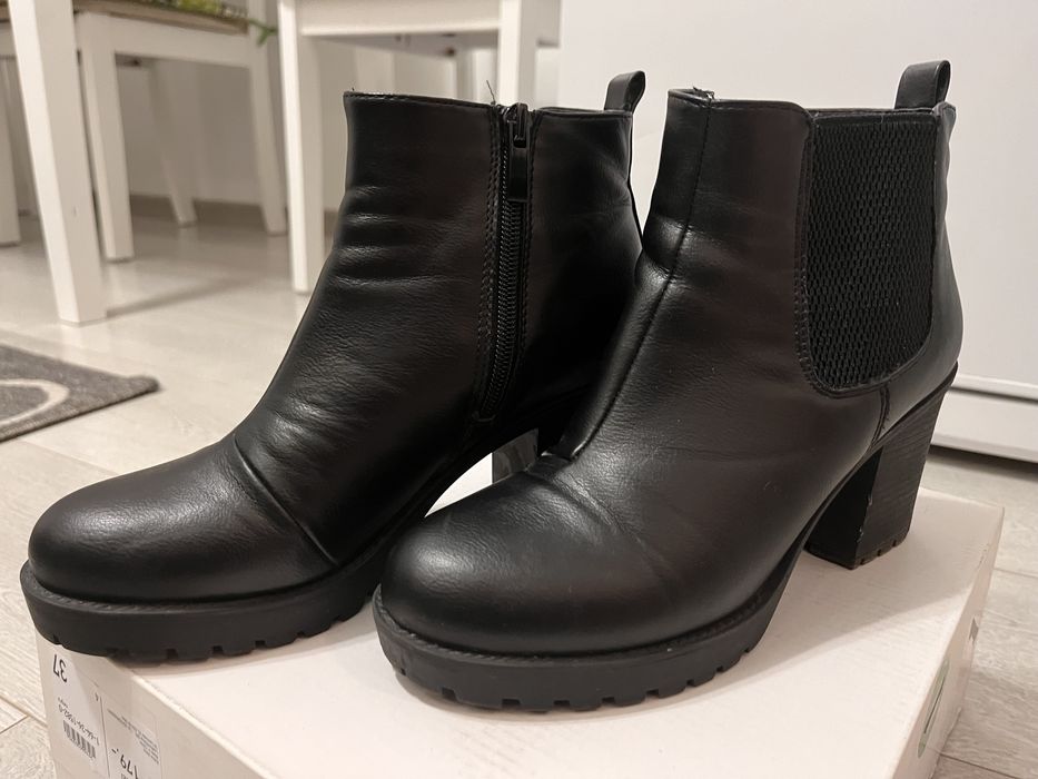 Botine negre toc gros - marimea 37