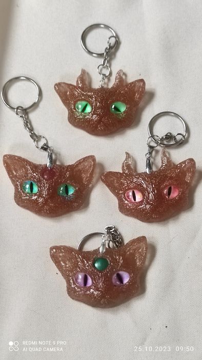 Продам брелки из эпоксидной смолы