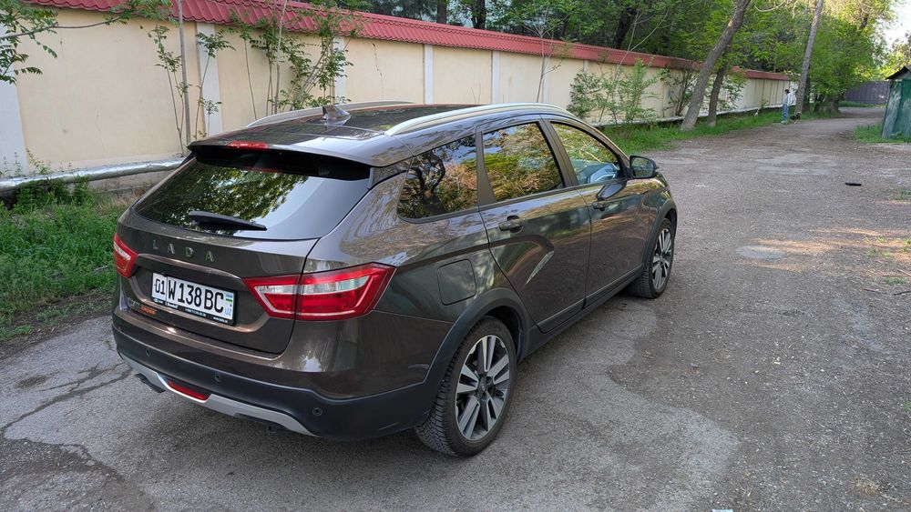 Lada Vesta SW Cross 1.6 MT Luxe (2020)