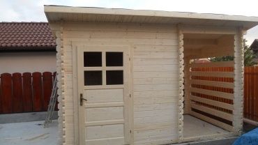 Vând căsuțe din lemn